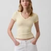 Modern T-shirt met V-hals