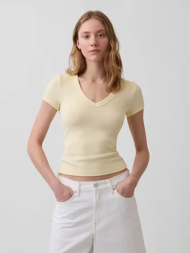 Modern T-shirt met V-hals