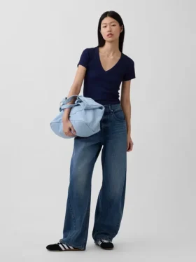 Modern T-shirt met V-hals