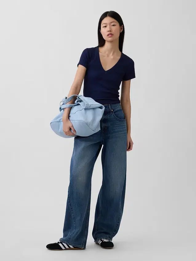 Modern T-shirt met V-hals