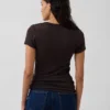 Modern T-shirt met V-hals