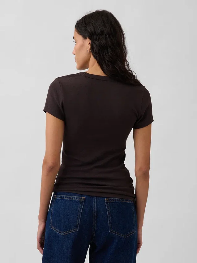 Modern T-shirt met V-hals