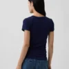 Modern T-shirt met V-hals