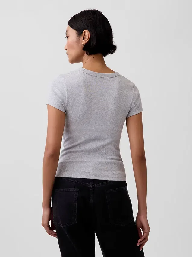 Modern T-shirt met V-hals