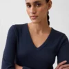 Modern T-shirt met V-hals
