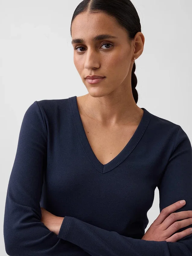 Modern T-shirt met V-hals