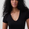 Modern T-shirt met V-hals