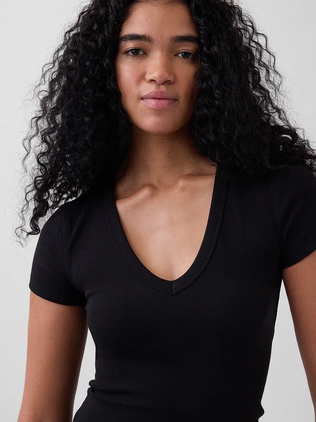 Modern T-shirt met V-hals