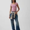Modern T-shirt met vierkante hals en cropped pasvorm