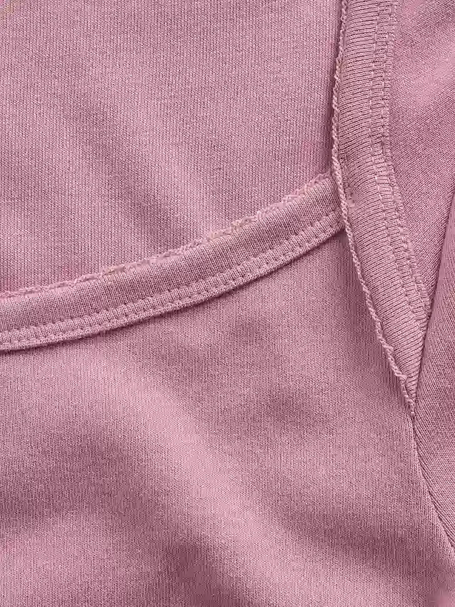 Modern T-shirt met vierkante hals en cropped pasvorm