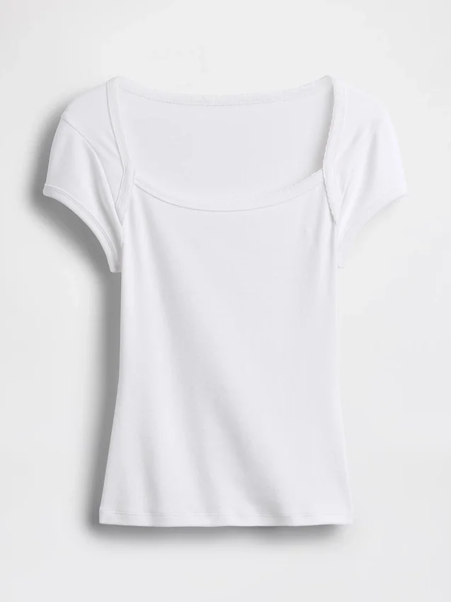 Modern T-shirt met vierkante hals en cropped pasvorm
