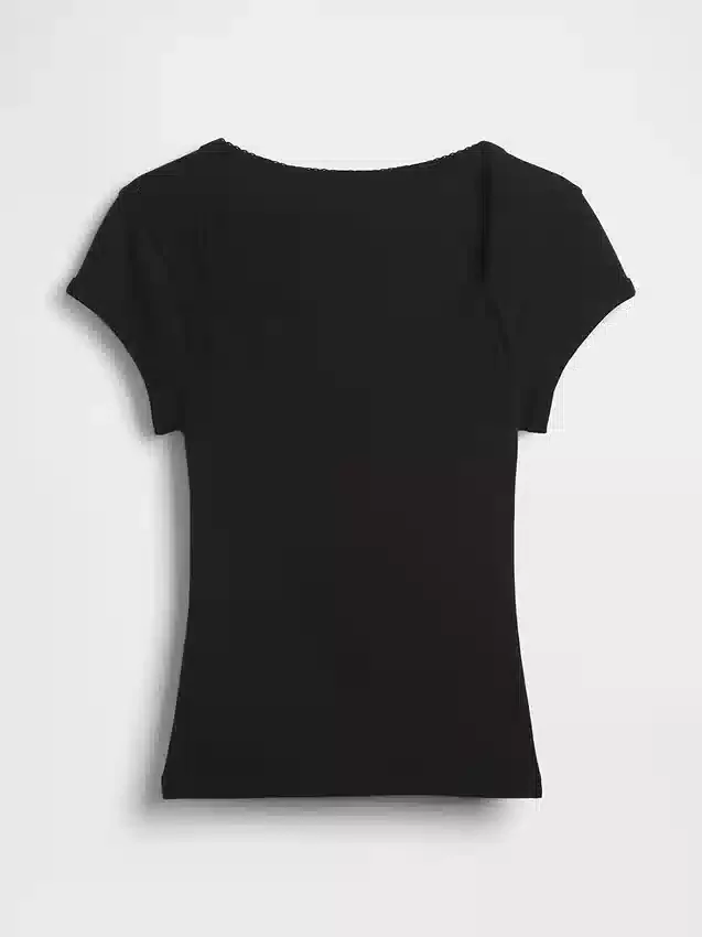 Modern T-shirt met vierkante hals en cropped pasvorm
