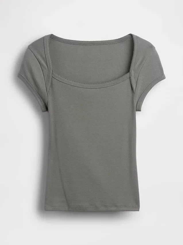Modern T-shirt met vierkante hals en cropped pasvorm