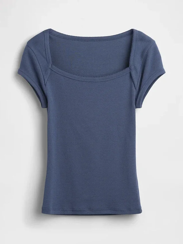 Modern T-shirt met vierkante hals en cropped pasvorm