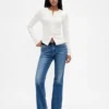 Modern vest met ronde hals