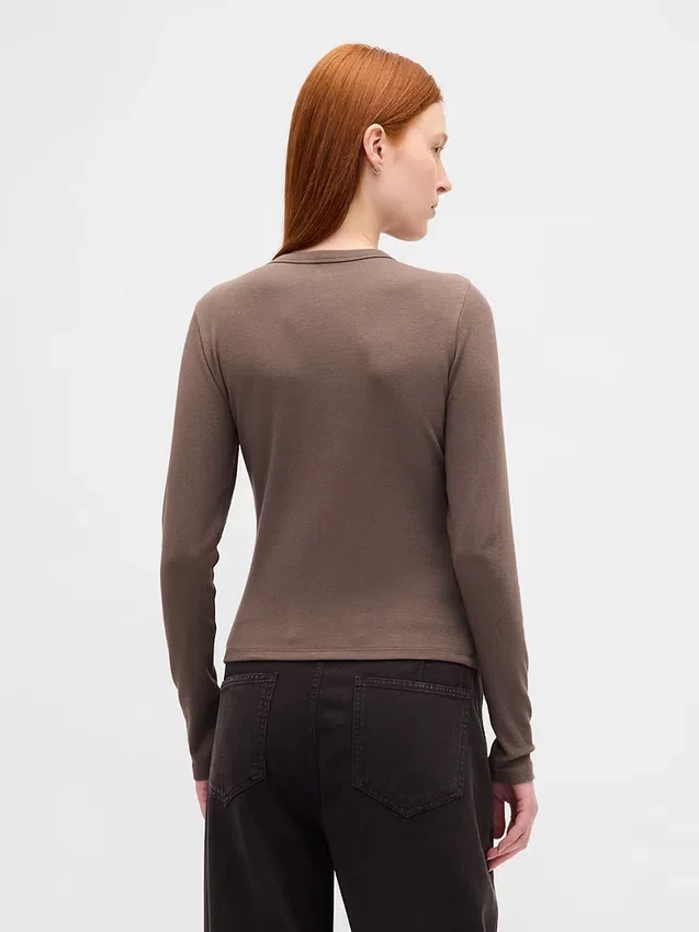 Modern vest met ronde hals