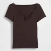 Moderne crop-top met kanten rand