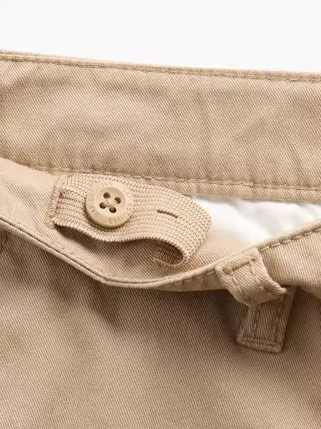 Moderne, losvallende kaki-broek voor kinderen