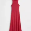 Moderne maxi-jurk met ingebouwde beugel-bh en geribde stof