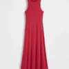 Moderne maxi-jurk met ingebouwde beugel-bh en geribde stof