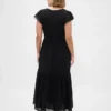 Moderne maxi-jurk met ruches van gemengde materialen