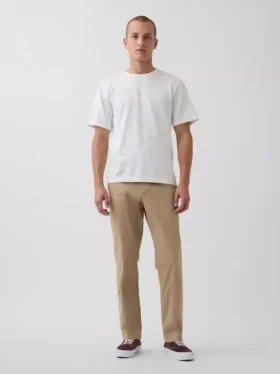 Moderne rechte kaki broek