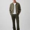 Moderne rechte kaki broek