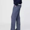 Moderne rechte kaki broek