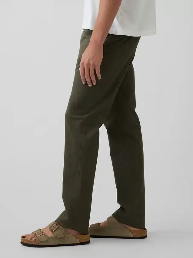 Moderne rechte kaki broek