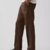 Moderne rechte kaki broek