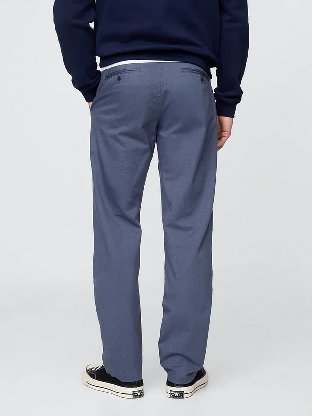 Moderne rechte kaki broek