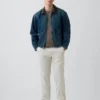 Moderne rechte kaki broek