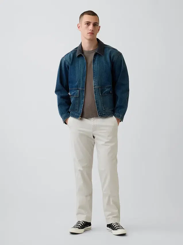 Moderne rechte kaki broek