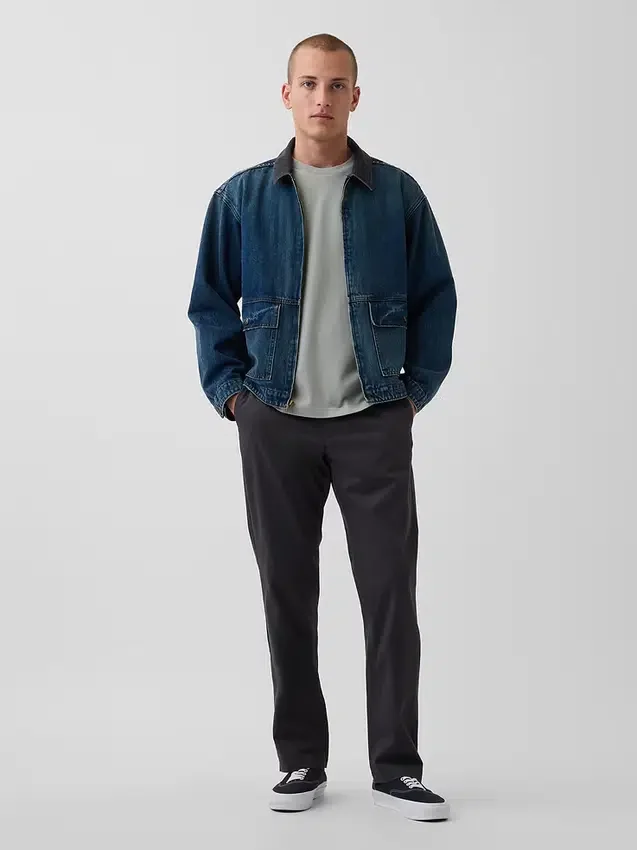 Moderne rechte kaki broek