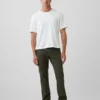 Moderne rechte kaki broek