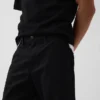 Moderne rechte kaki broek