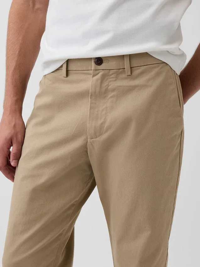 Moderne rechte kaki broek