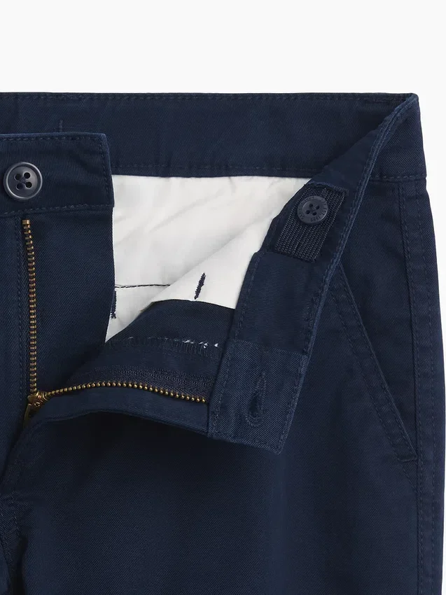 Moderne, slanke kaki-broek voor kinderen