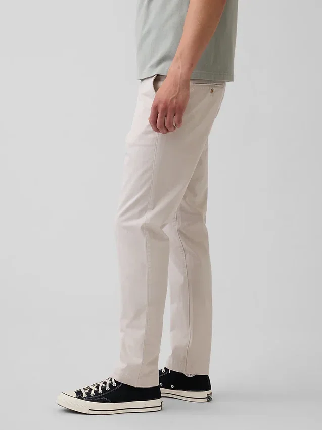 Moderne slanke kaki's
