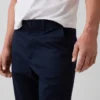 Moderne slanke kaki's