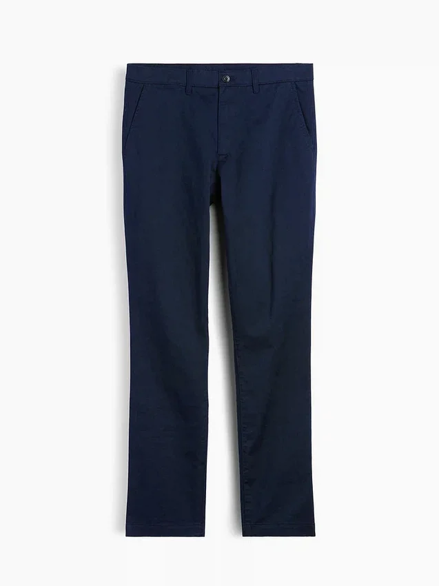 Moderne slanke kaki's