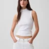 Moderne tanktop met staande kraag