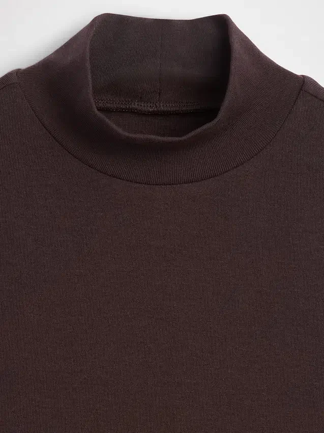 Moderne tanktop met staande kraag