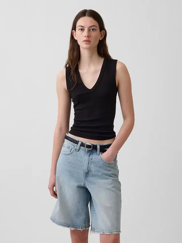 Moderne tanktop met V-hals