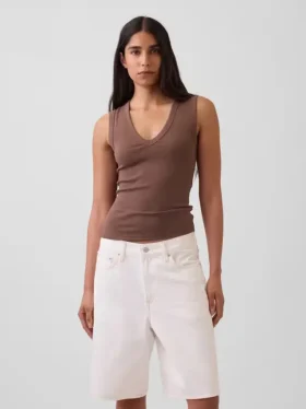 Moderne tanktop met V-hals