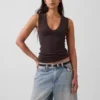 Moderne tanktop met V-hals