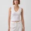 Moderne tanktop met V-hals