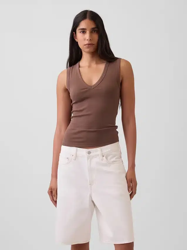 Moderne tanktop met V-hals