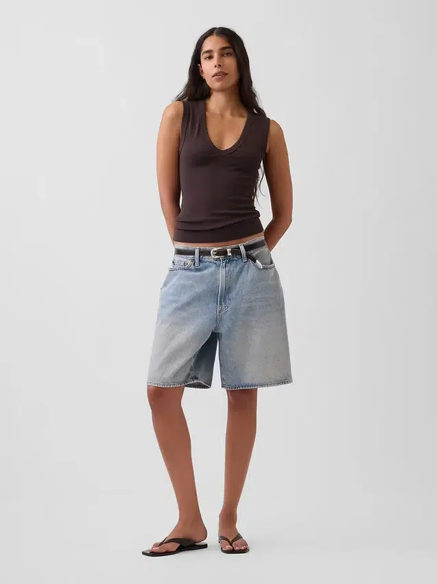 Moderne tanktop met V-hals