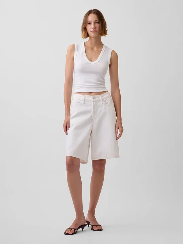 Moderne tanktop met V-hals